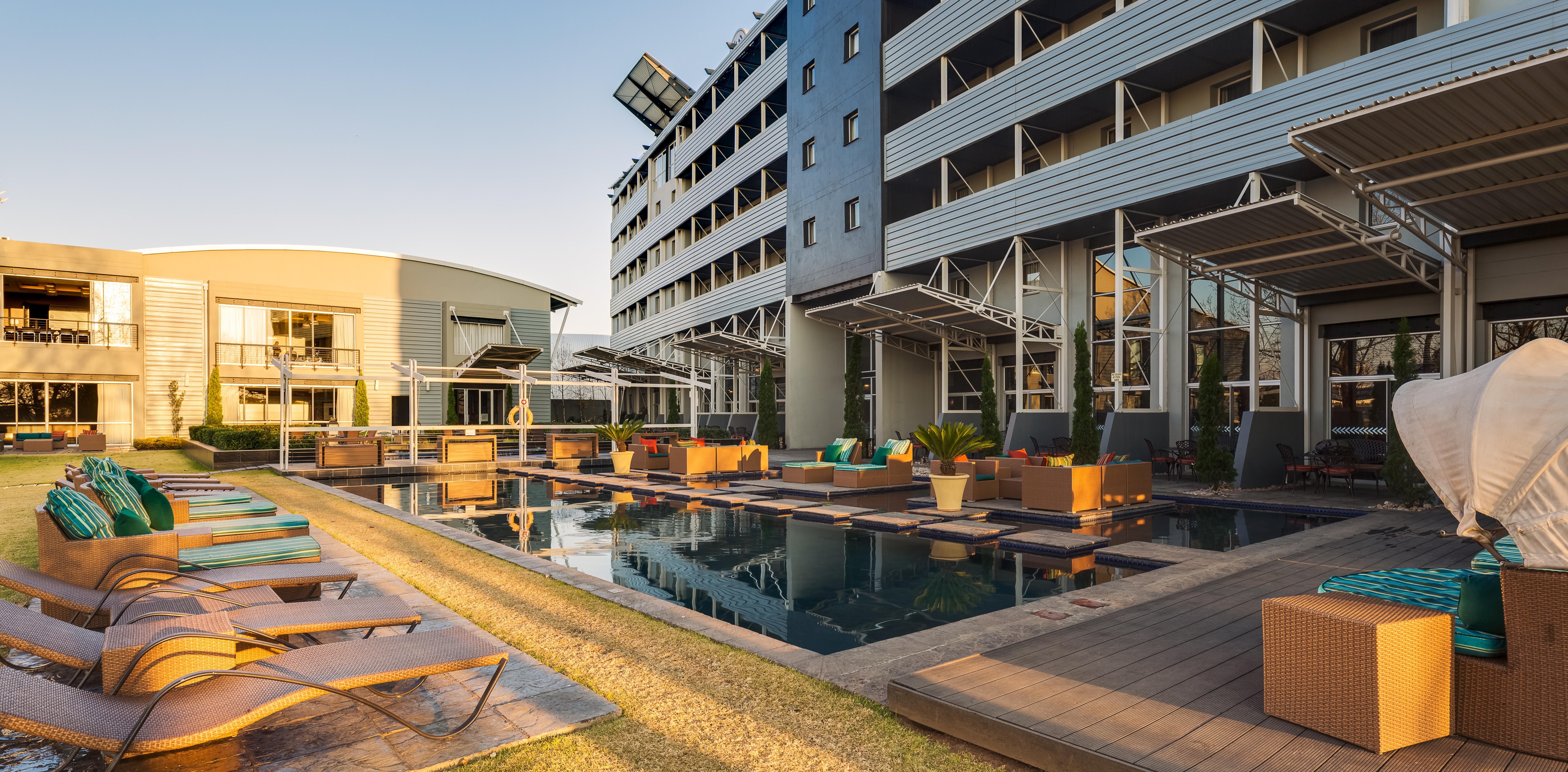 Protea Hotel By Marriott O R Tambo Airport Kempton Park Exterior photo