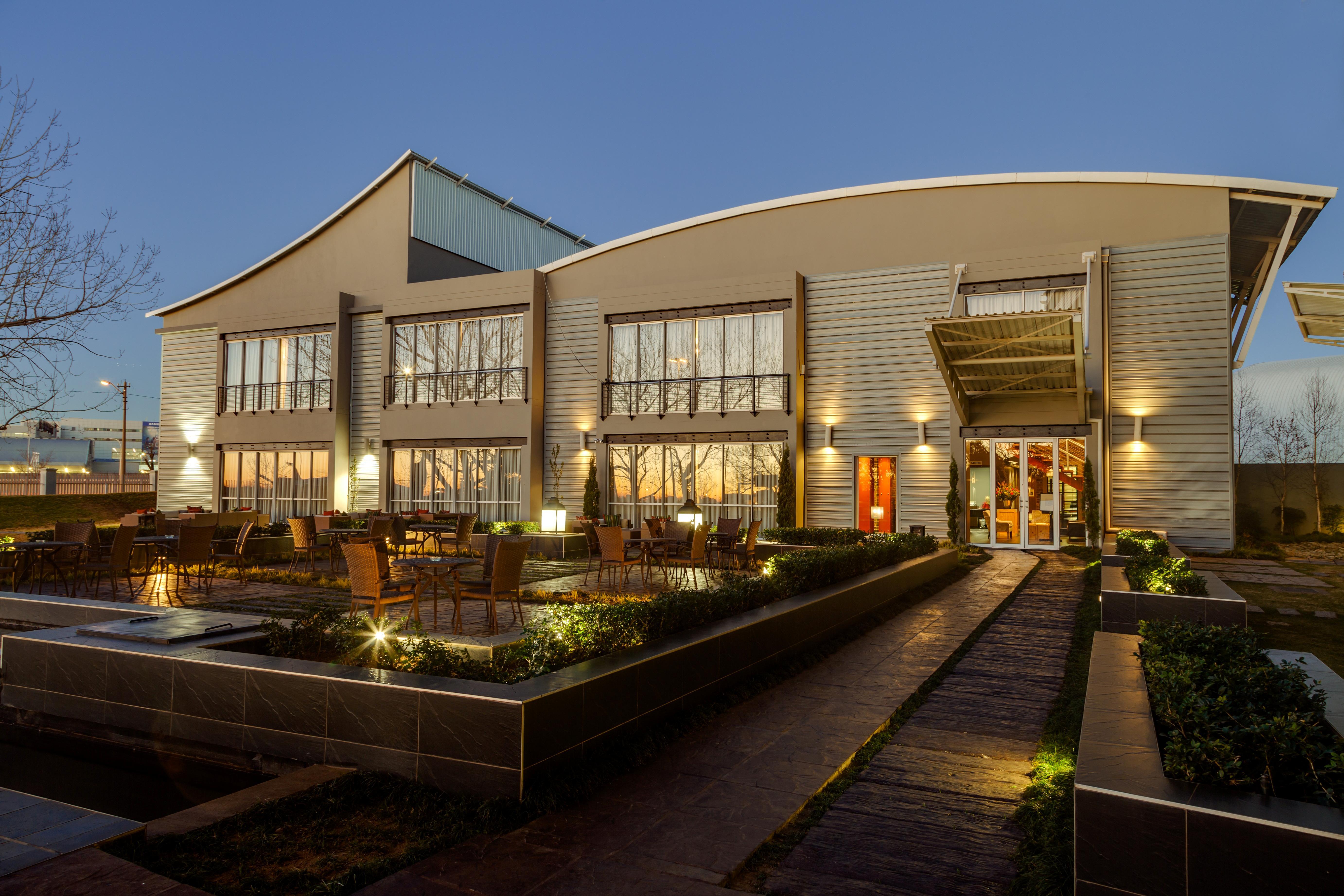 Protea Hotel By Marriott O R Tambo Airport Kempton Park Exterior photo