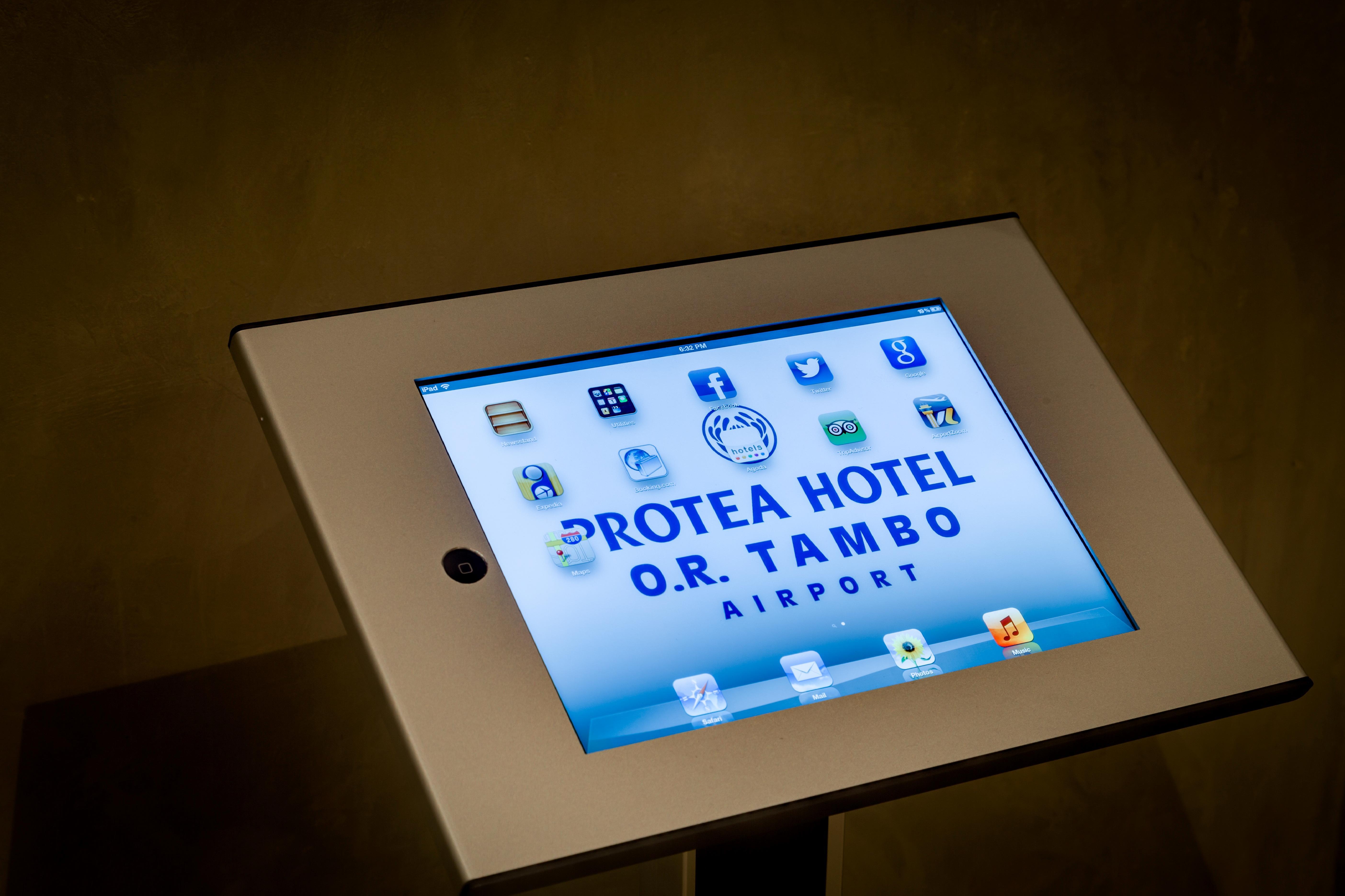 Protea Hotel By Marriott O R Tambo Airport Kempton Park Exterior photo