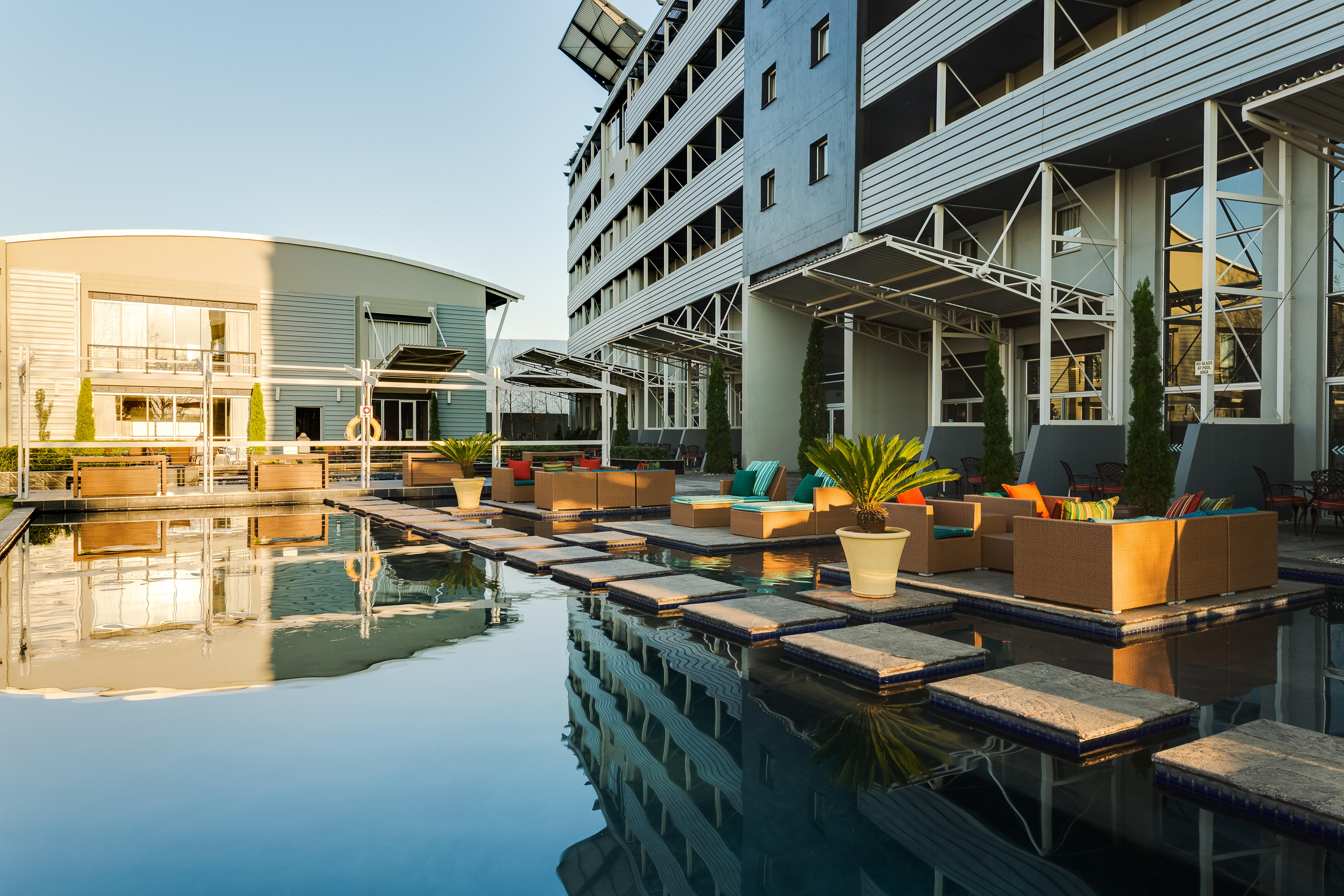 Protea Hotel By Marriott O R Tambo Airport Kempton Park Exterior photo
