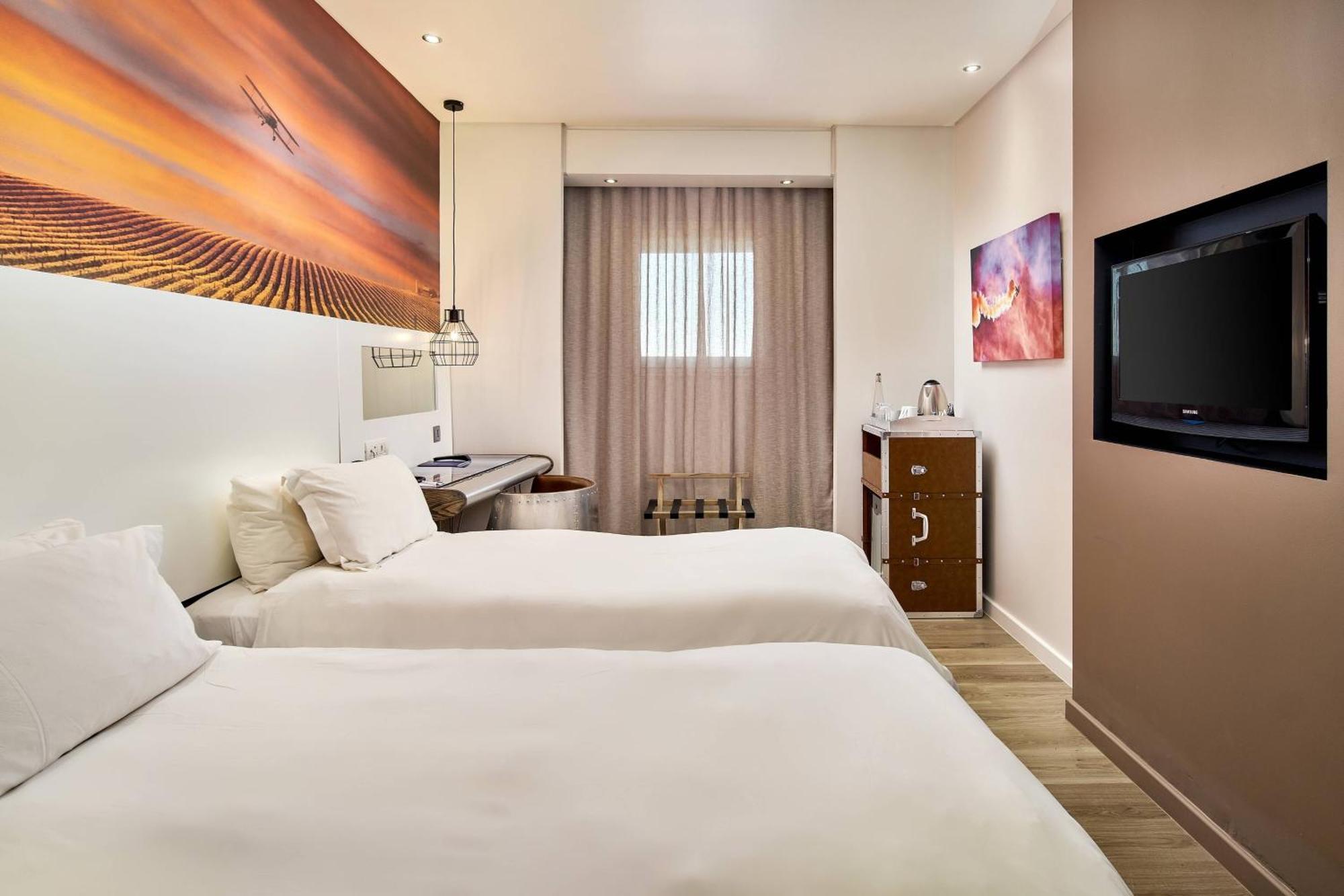 Protea Hotel By Marriott O R Tambo Airport Kempton Park Exterior photo