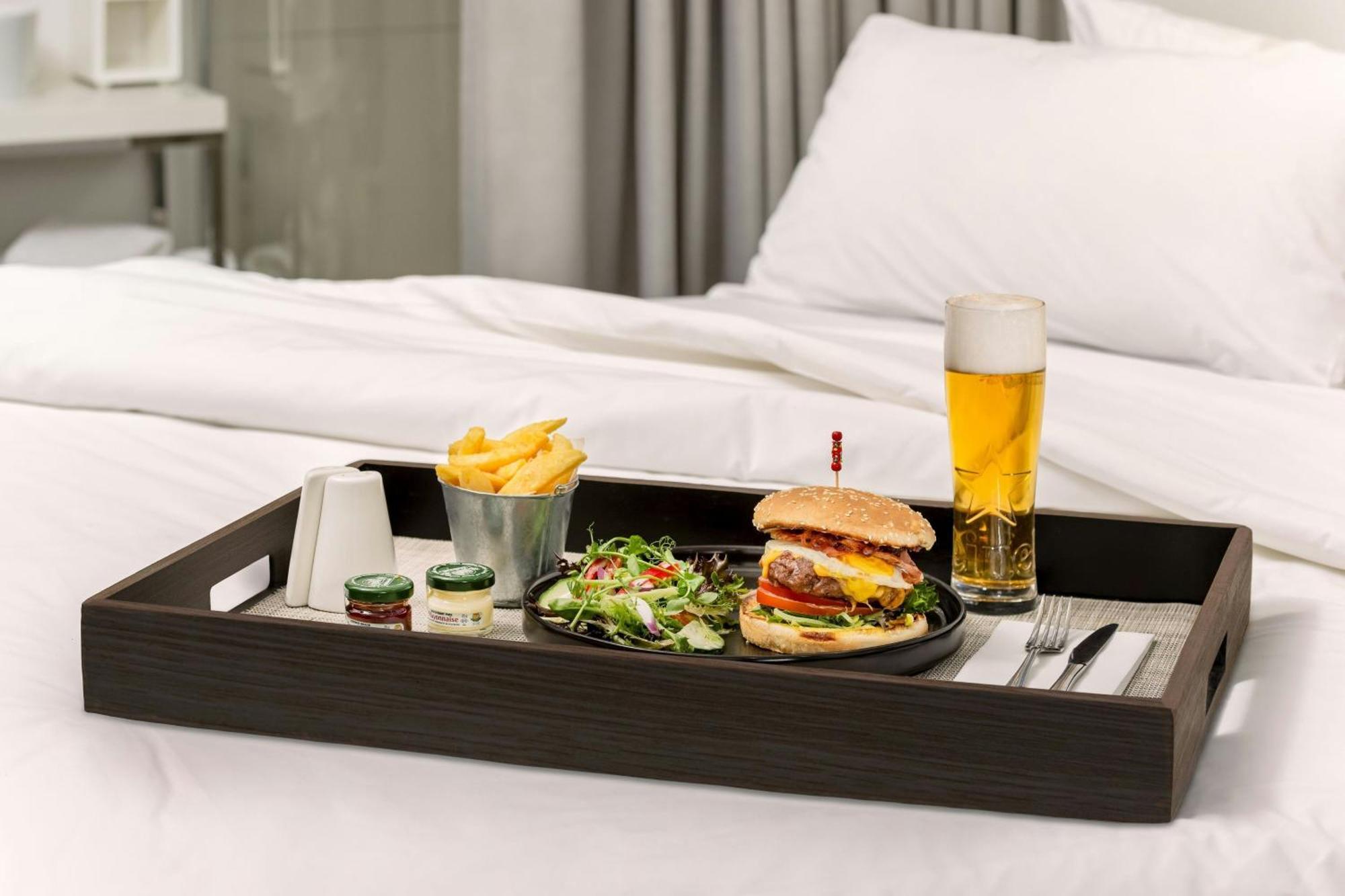 Protea Hotel By Marriott O R Tambo Airport Kempton Park Exterior photo
